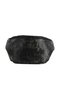 Pouch in pelle sintetica nera con superficie testurizzata, forma arrotondata e chiusura con zip superiore. Caratterizzato da logo inciso sul fronte.