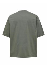 Olivengrünes T-Shirt mit kurzen Ärmeln und Rundhalsausschnitt. Hergestellt aus weichem Stoff, bietet einen lässigen Schnitt und eine glatte Textur, keine sichtbaren Muster.