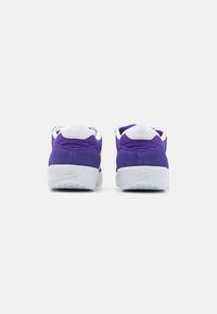 Nike SB FORCE 58 UNISEX - Treniņu apavi - court purple/amarillo/white