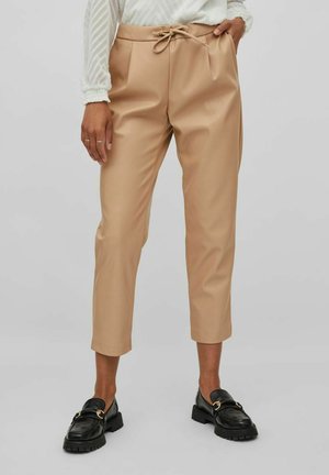 VINILLE COATED PANTS - Broek - sesame