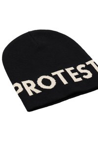 Berretto lavorato a maglia nero con la scritta "PROTEST" in grande testo crema sul davanti. Texture morbida, parte superiore arrotondata e design casual.