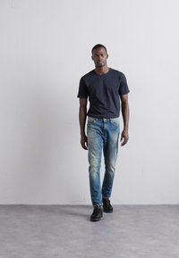 Tiger of Sweden PISTOLERO - Jean slim - medium blue
