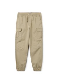 Pantalones cargo beige con piernas ajustadas, cinturilla elástica y cordón. Presenta dos bolsillos laterales y dos bolsillos cargo para mayor utilidad.