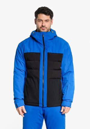 Blauer und schwarzer isolierter Mantel mit Reißverschluss vorne, der zwei große schwarze Brustpaneele und eine Kapuze aufweist, gefertigt aus glattem, witterungsbeständigem Material.