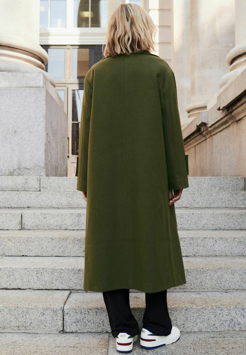 Next RELAXED FIT - Klassischer Mantel - khaki green/grün - Zalando.de 