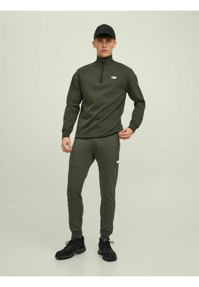 Jack & Jones JPSTWILL AIR PANTS - Spodnji deli trenirk - forest night