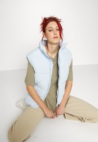 adidas Originals TEE - Paprasti marškinėliai - orbit green
