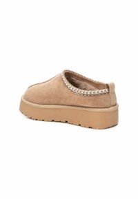 XTI Loafers - beige
