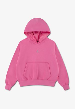 Jaskraworóżowa bluza z kapturem, przednią kieszenią typu kangur i małym srebrnym logo Jumpman na środku klatki piersiowej, ułożona płasko na białym tle.