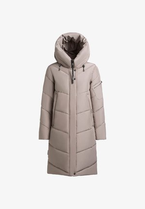 Beige gewatteerde jas met een cocon-stijl capuchon, zichtbaar gestikt patroon, ritszakken en een rechte snit. Voorzien van metalen hardwareaccenten.