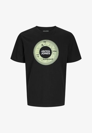 Tricou negru din bumbac, cu un grafic circular verde pe care suntinscripționate textul "JACK & JONES", "CORE" și "Expedition 9". Are mâneci scurte și un tiv drept.