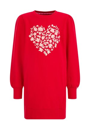 Robe rouge à manches longues avec des poignets bouffants, ornée d'un grand cœur composé de motifs floraux blancs sur la poitrine.