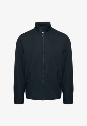 Chaqueta ligera para hombre en color negro, con cuello alto, cremallera frontal, puños con botones y dos bolsillos delanteros con solapa y botones.
