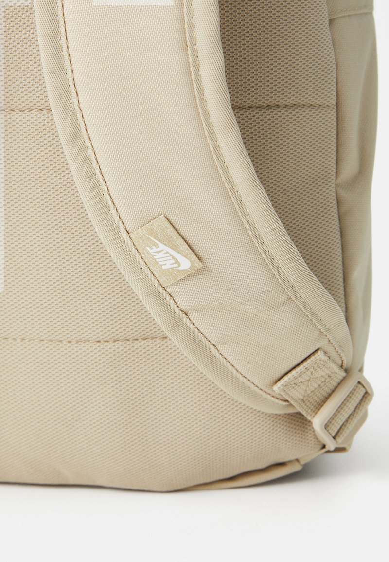 Nike Sportswear UNISEX - Rucksack - desert khaki/yellow - Zalando