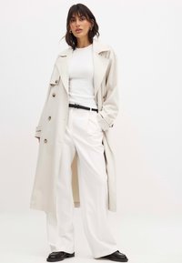 Trench - light beige