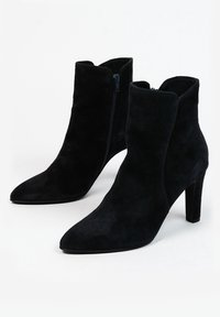 Manfield Botki