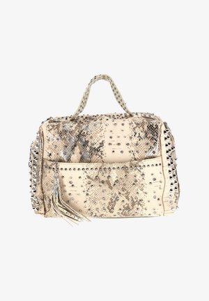 Béžová kabelka s hadím motivem zdobeným flitry, stříbrné nýty po stranách a dekorativní střapec. Má dvojité držadla a zapínání na zip.