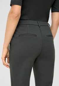 s.Oliver CIGARETTE AUS HEAVY  - Chino - olivgrün