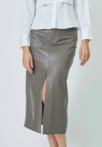 PHOEBECC LEATHER SLIT SKIRTCOUTURE - Trapecinis sijonas - elephant