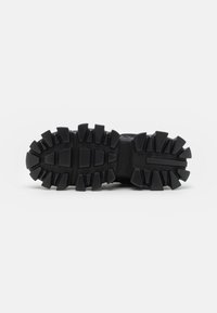 Steve Madden PRIZE - Sneaker low - black