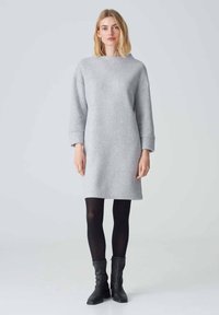 OPUS WONJA - Abito in maglia - hazy fog melange