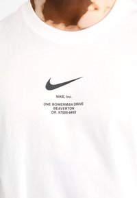 Nike Sportswear TEE BIG - Print T-shirt - white