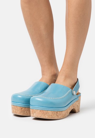 Rejina Pyo MAYA - Μιουλ με τακούνι - sky