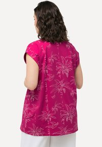 Ulla Popken PALM TREE  SLEEVE  - T-shirt print - light heather
