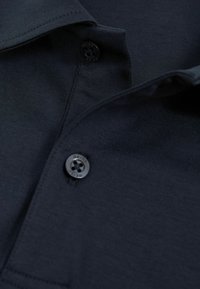 Reiss REGULAR FIT EARL SHORT SLEEVE - Polo - navy