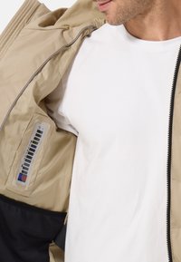 CASH-MERE CASH-MERE PADDED JACKET MIT KAPUZE - Vinterjacka - khaki