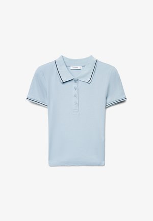 Polo azzurro chiaro in tessuto strutturato, con colletto, patta a cinque bottoni e strisce nere a contrasto su colletto e maniche.