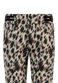 Luipaardprint broeken met een beige basis, voorzien van zwarte en bruine accenten. Kenmerken zijn een rits, twee knopen en zijzakken.