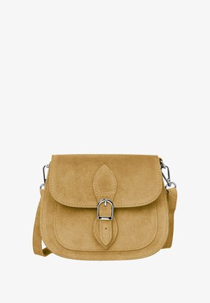 Suede Umhängetasche in hellem Beige mit einer geschwungenen Klappe, einem dekorativen blattförmigen Akzent und silberfarbenen Beschlägen. Verstellbarer Schulterriemen enthalten.