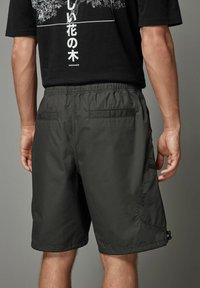 Next UTILITY - REGULAR FIT - Kratke hlače - khaki green