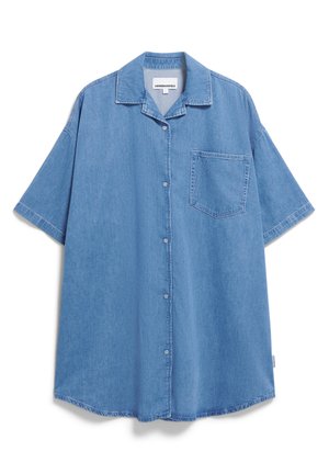 Helles blaues Jeanshemd mit kurzen Ärmeln, Knopfverschluss vorne und einer Brusttasche. Es hat einen klassischen Kragen und einen lässigen Schnitt.
