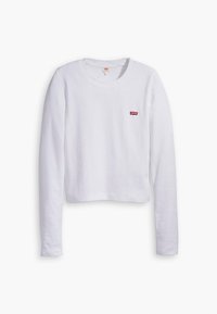 Weißes Langarm-T-Shirt aus Baumwolle. Hat einen runden Halsausschnitt und ein kleines rotes Levi's-Logo-Patch auf der linken Brust.