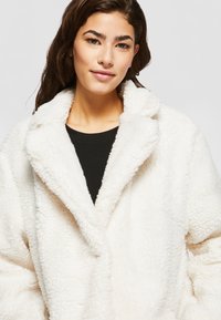 Urban Classics Curvy Cappotto invernale - whitesand