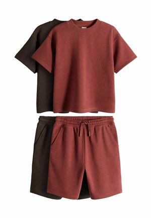 REGULAR FIT - 2 PACK SLEEVE AND SETS  . - Pantaloni scurți - brown red