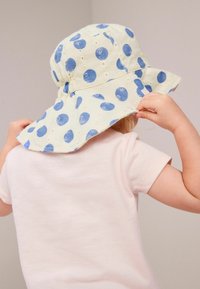 Next LOW BACK BUCKET - REGULAR FIT - Sombrero - white blue