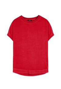 Czerwony bawełniany T-shirt z krótkim rękawem, okrągłym dekoltem i luźnym krojem. Gładka faktura, dół lekko zaokrąglony.