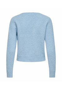 Lichtblauwe trui met lange mouwen, geribbelde manchetten en zoom, getoond vanaf de achterkant, effen gebreide structuur, ronde hals.