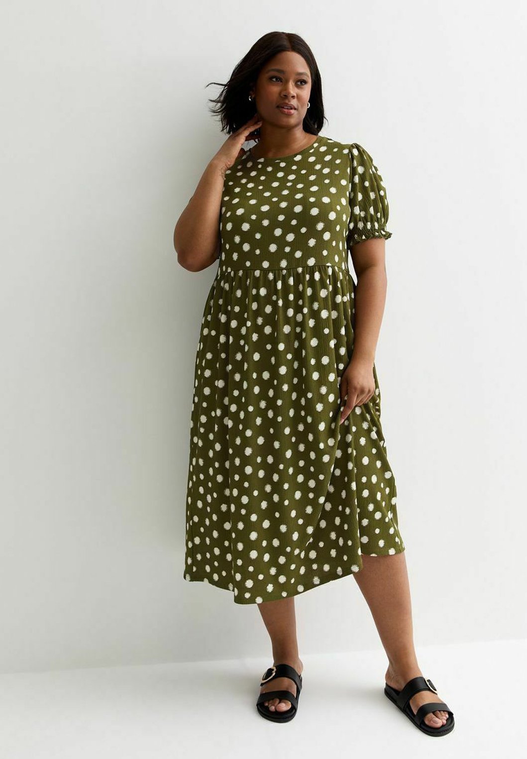 New Look Curves CURVES SPOT CRINKLE STRETCH MIDI - Day dress - green pattern/mottled green - Zalando New Look Curves CURVES SPOT CRINKLE STRETCH MIDI - Day dress - green pattern/mottled green - Zalando