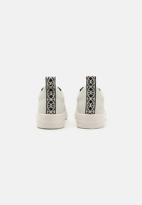 Coccinelle Joggesko - off-white/noir