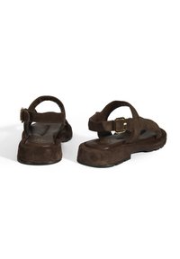 Desa Outdoorsandalen - brown