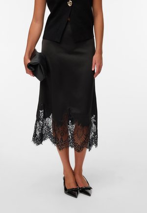 Vero Moda, VMNOVI LACE DETAIL 7/8 SKIRT WVN - A-Linien-Rock - black