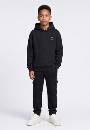 Petrol Industries, FLEECE CARGO JOGGERS FORGEBAY - Pantalon de survêtement - deep black