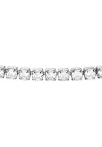 Pulsera de tono plateado que presenta una fila de piedras transparentes de corte cuadrado, cada una asentada en un engaste seguro, con un acabado pulido.