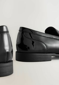 Thumbnail Image 6