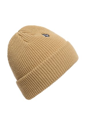Bonnet beige en maille côtelée avec un revers plié et un petit logo brodé noir et blanc sur le côté.