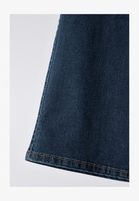 Unausgewählt, indigo